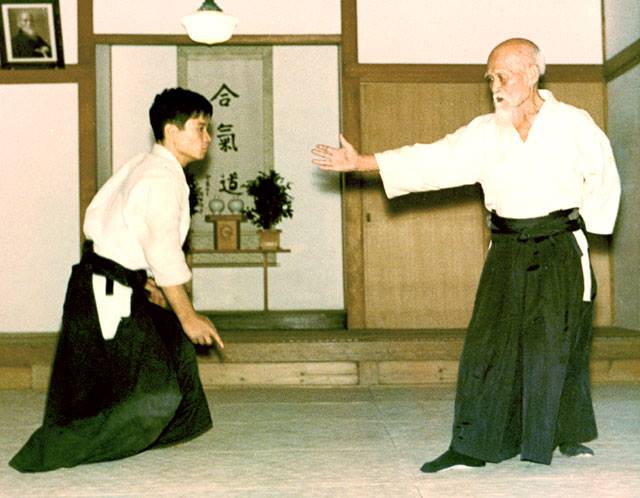수련하는 합기도 창시자 모습