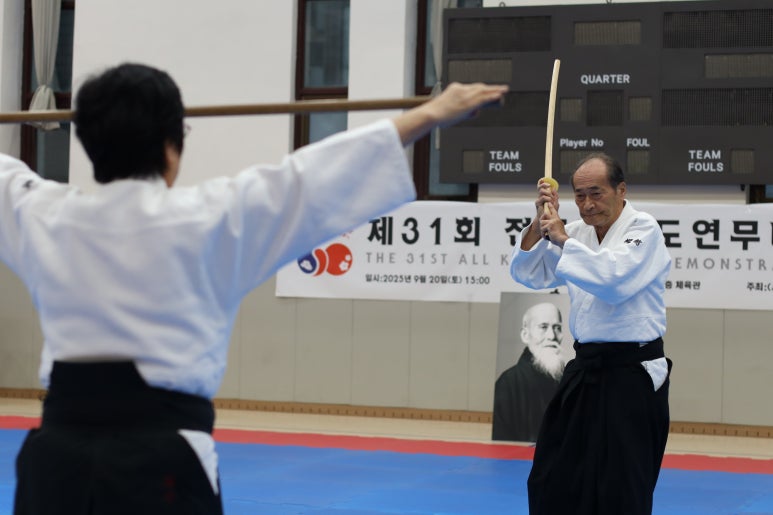 호리코시 하루요시 8단 신도무소류 검술